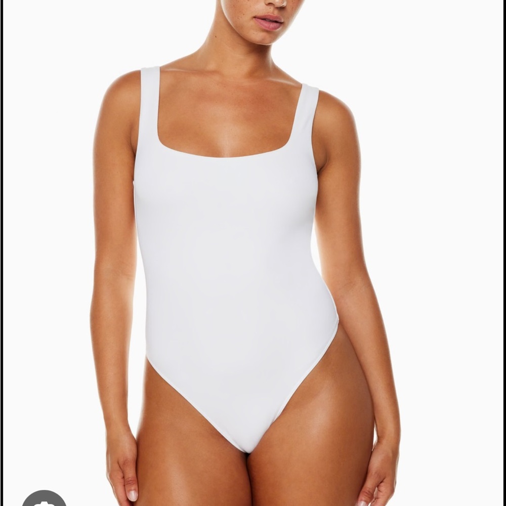 Babaton Aritzia white bodysuit size Medium